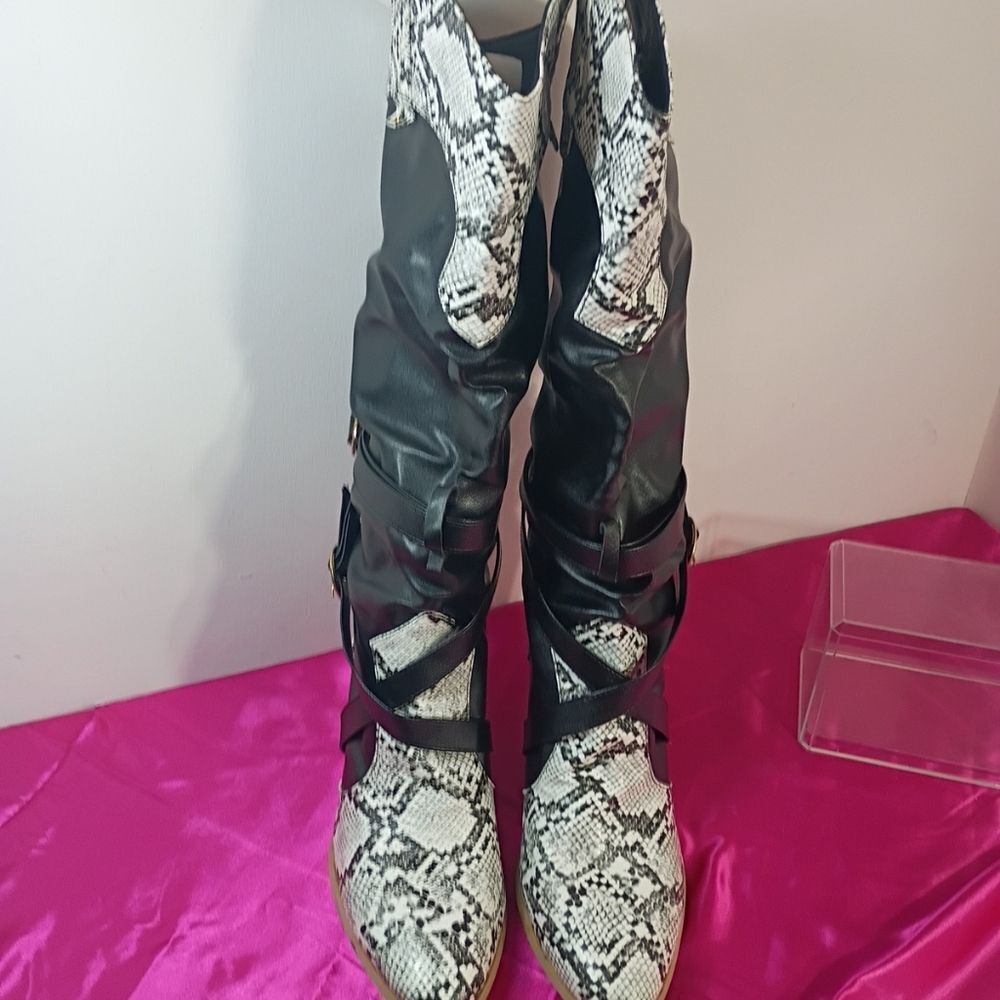 Women's SZ 12 Eur 45 Buckle Cowgirl Strap Knee High Western Riding Boots . - Picture 4 of 6